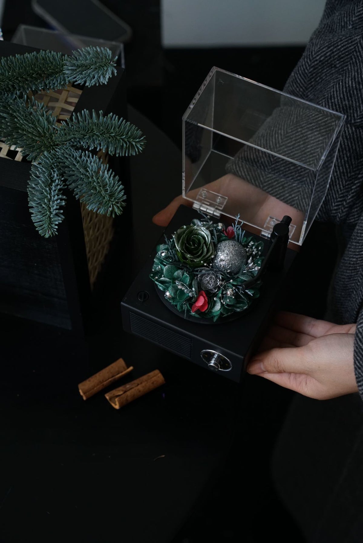 Green / Machine size: 10*10*10cm Gift box size: 16*16*13.5cm